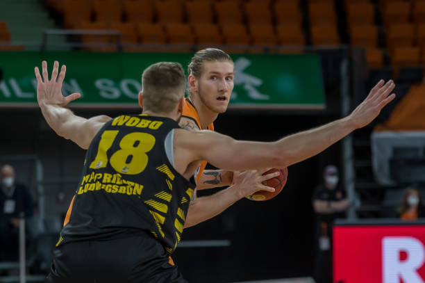 积极的搏杀 积极的搏杀