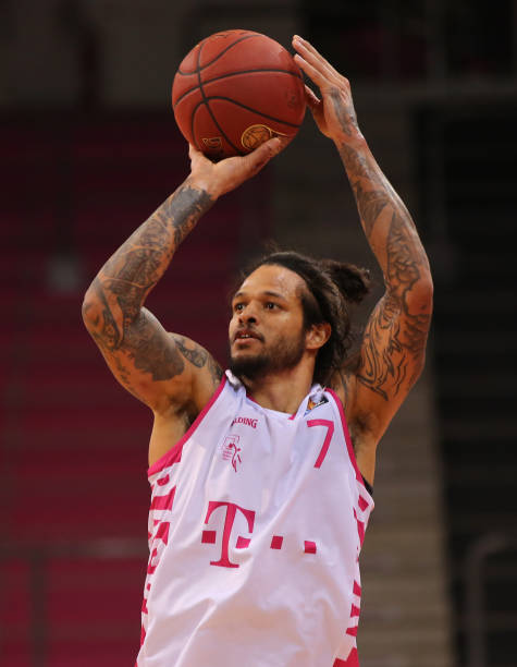 的中场球员 的中场球员